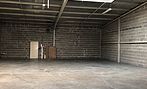 Cellule d'activités d'environ 310 m², à vendre dans la ZA d'AMBOISE / CHARGE